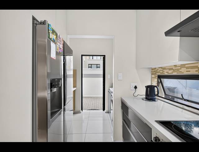 4 BEDROOM HOUSE FOR SALE IN LONEHILL